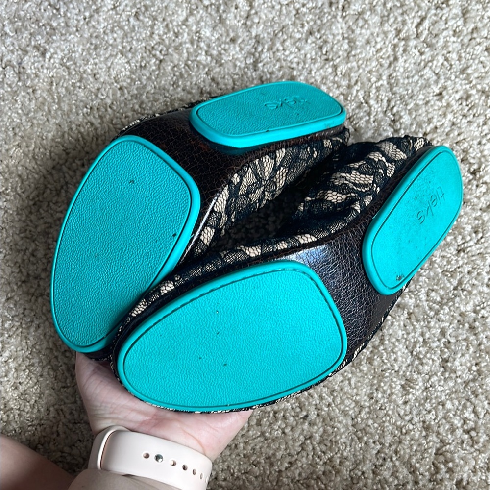 Tieks Nude Lace Ballet Flats (fits like a 5!) - Picture 6 of 6